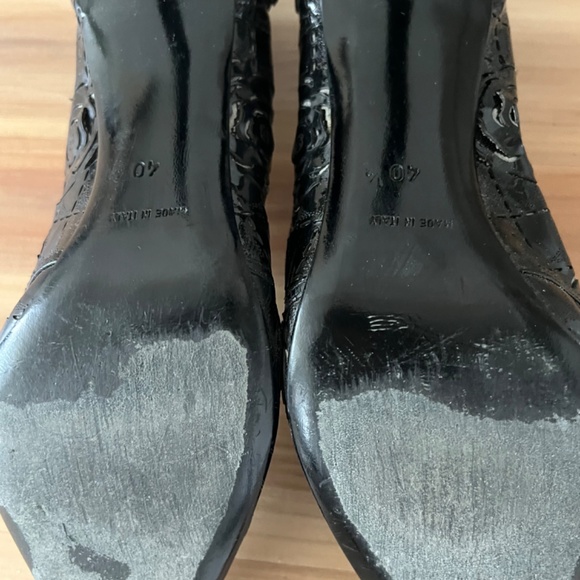CHANEL black patent camellia cut out Mary  Jane mules  size 40  1/2 - Picture 3 of 3